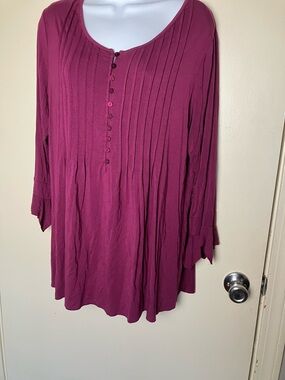Women's Twist-Pleat Henley Tunic Top - Berry Grunge Witchy Size Medium
